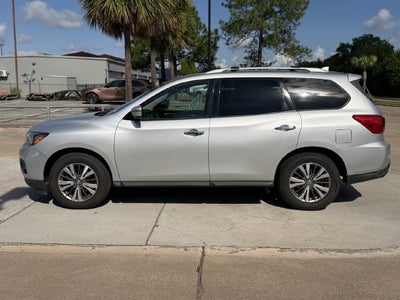 2020 Nissan Pathfinder SV