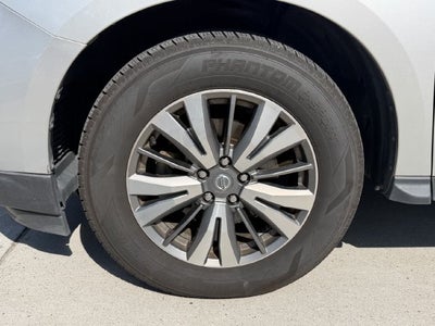 2020 Nissan Pathfinder SV