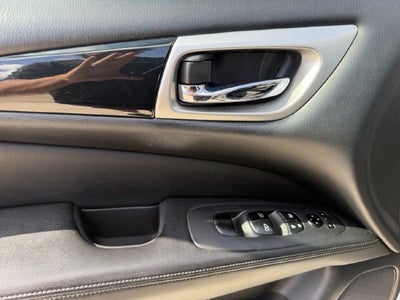 2020 Nissan Pathfinder SV