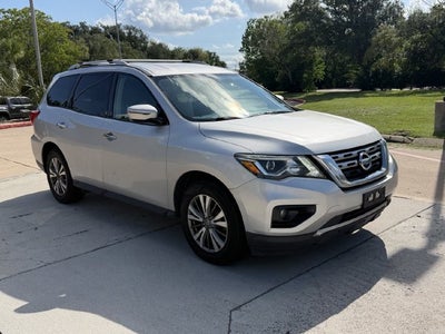 2020 Nissan Pathfinder SV