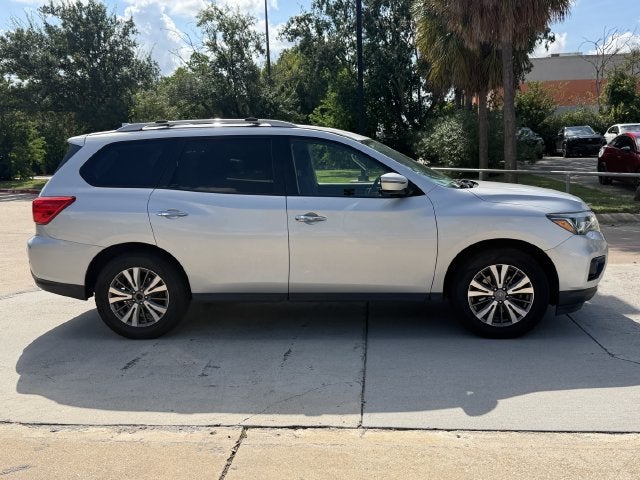 2020 Nissan Pathfinder SV