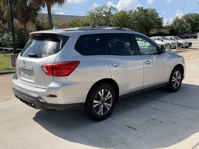 2020 Nissan Pathfinder SV