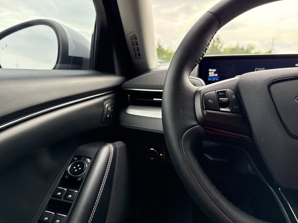 2022 Ford Mustang Mach-E Select