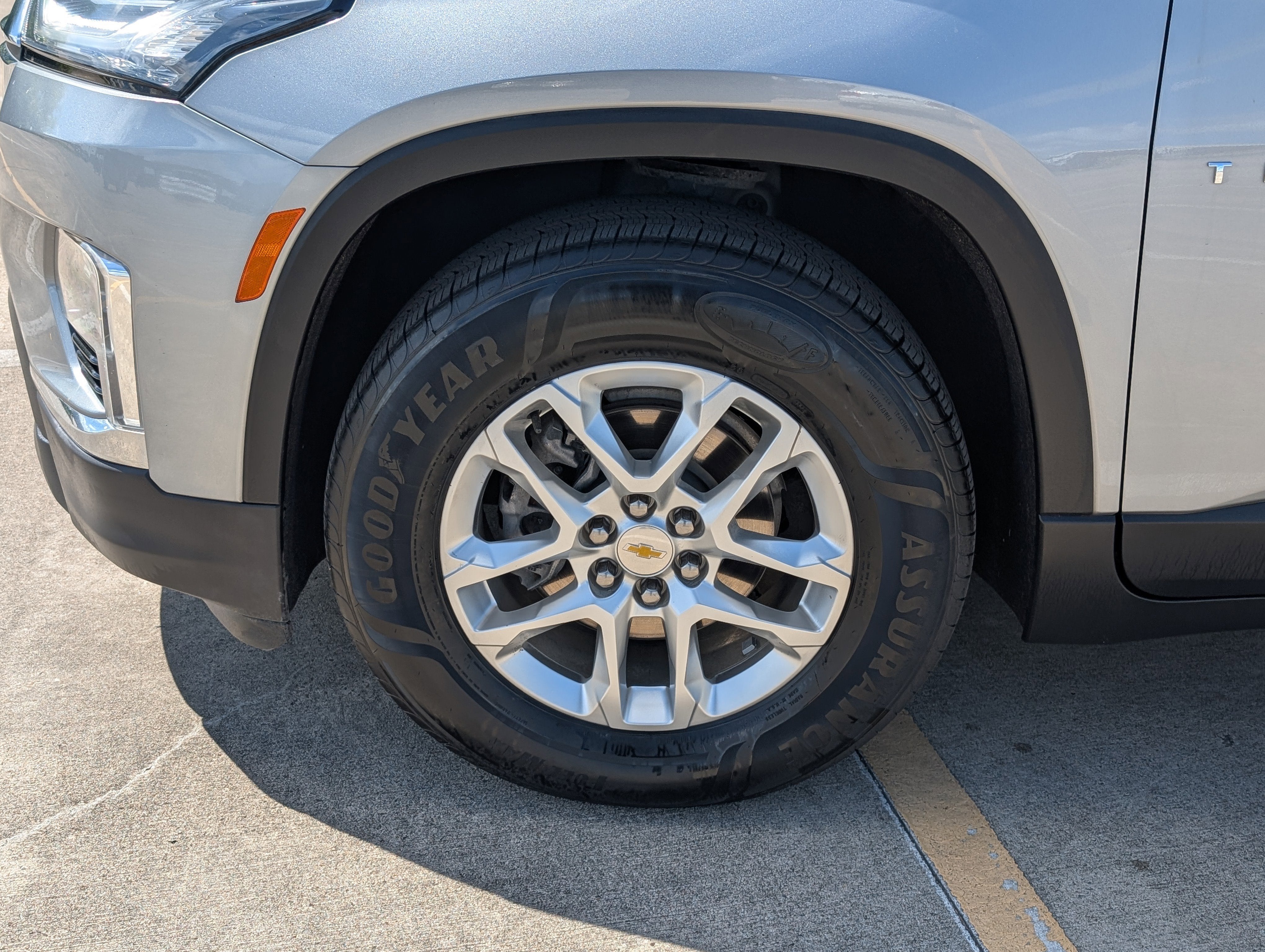 2023 Chevrolet Traverse LS