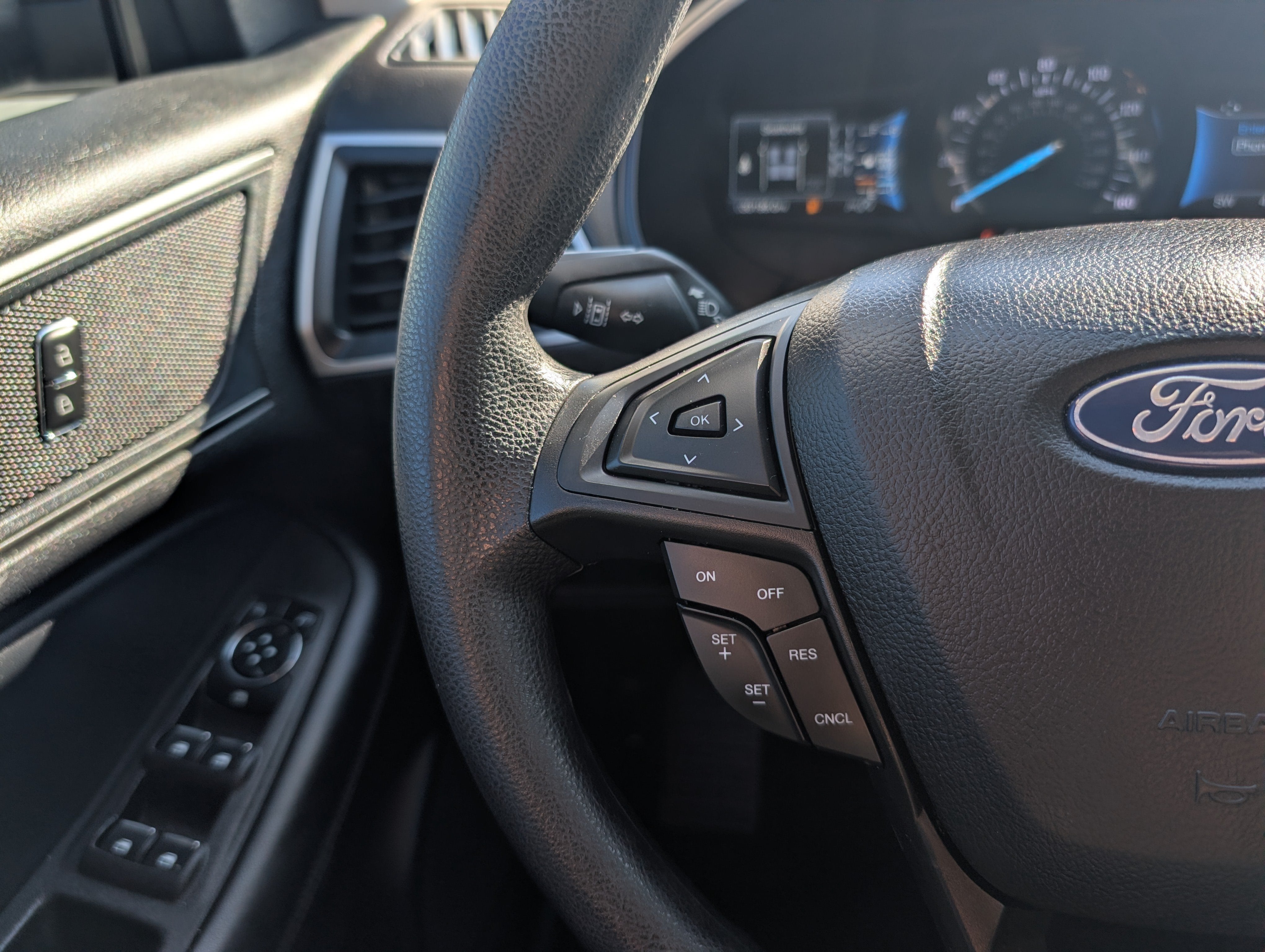 2023 Ford Edge SE