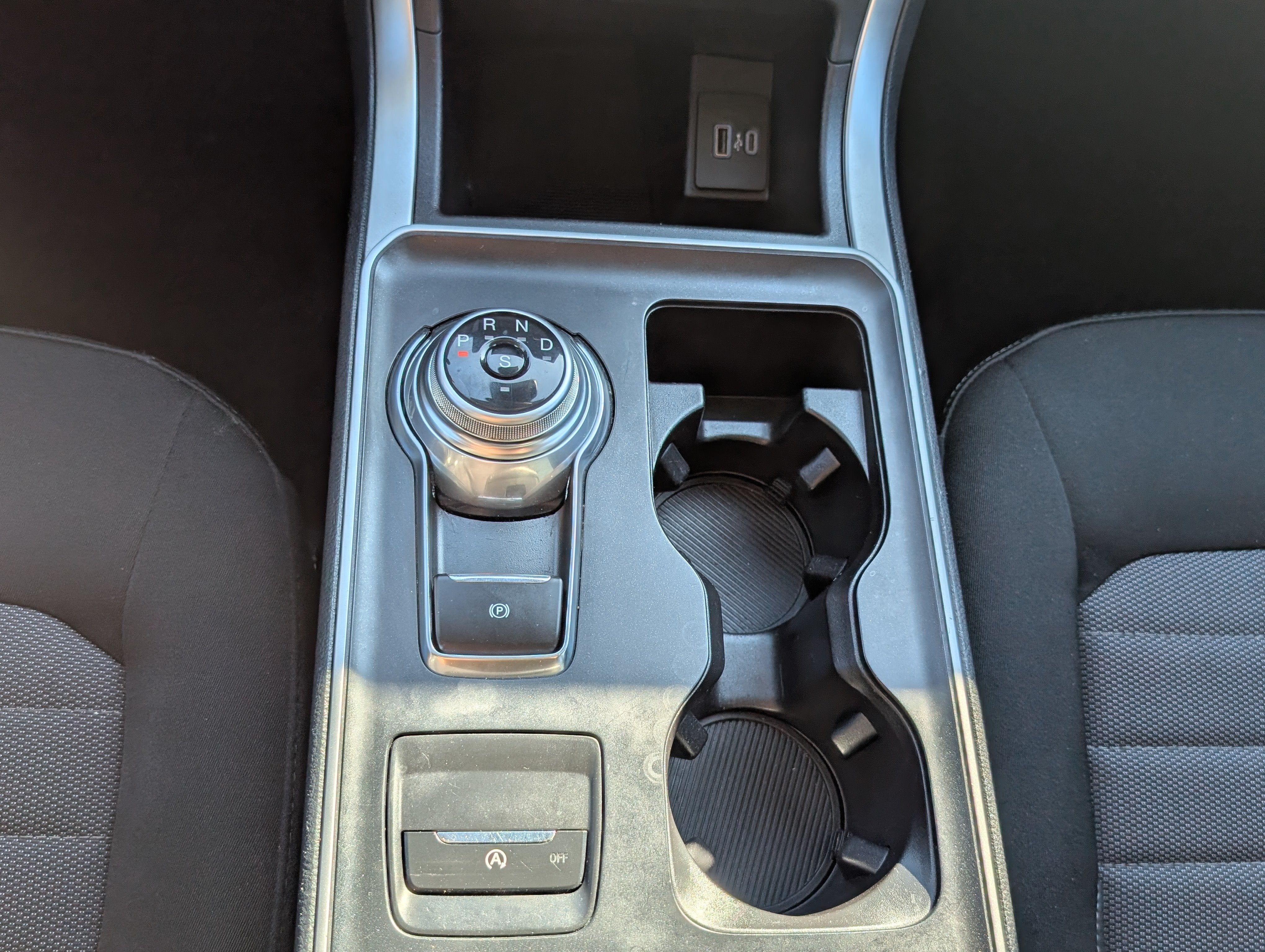 2023 Ford Edge SE
