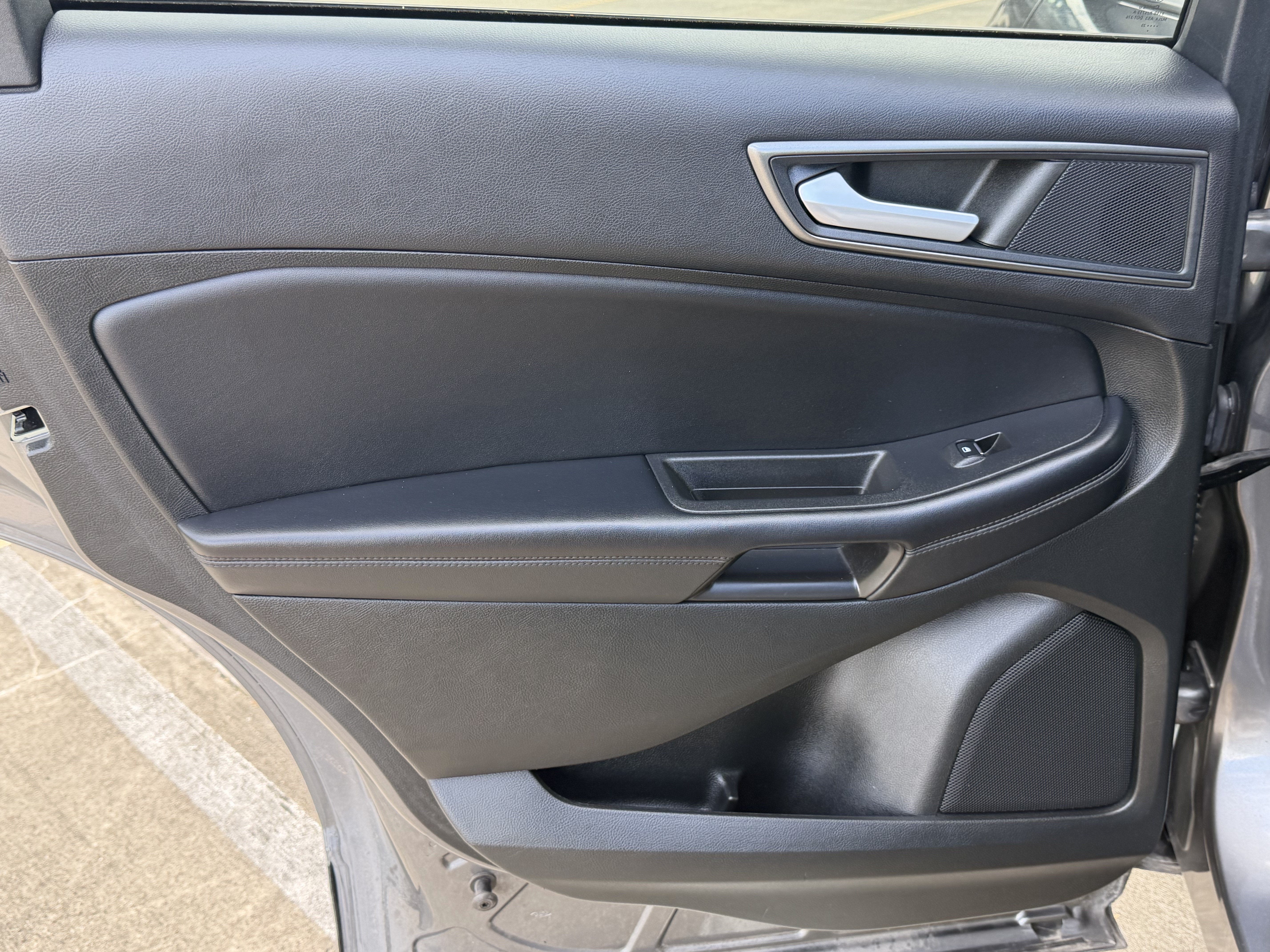 2023 Ford Edge SE