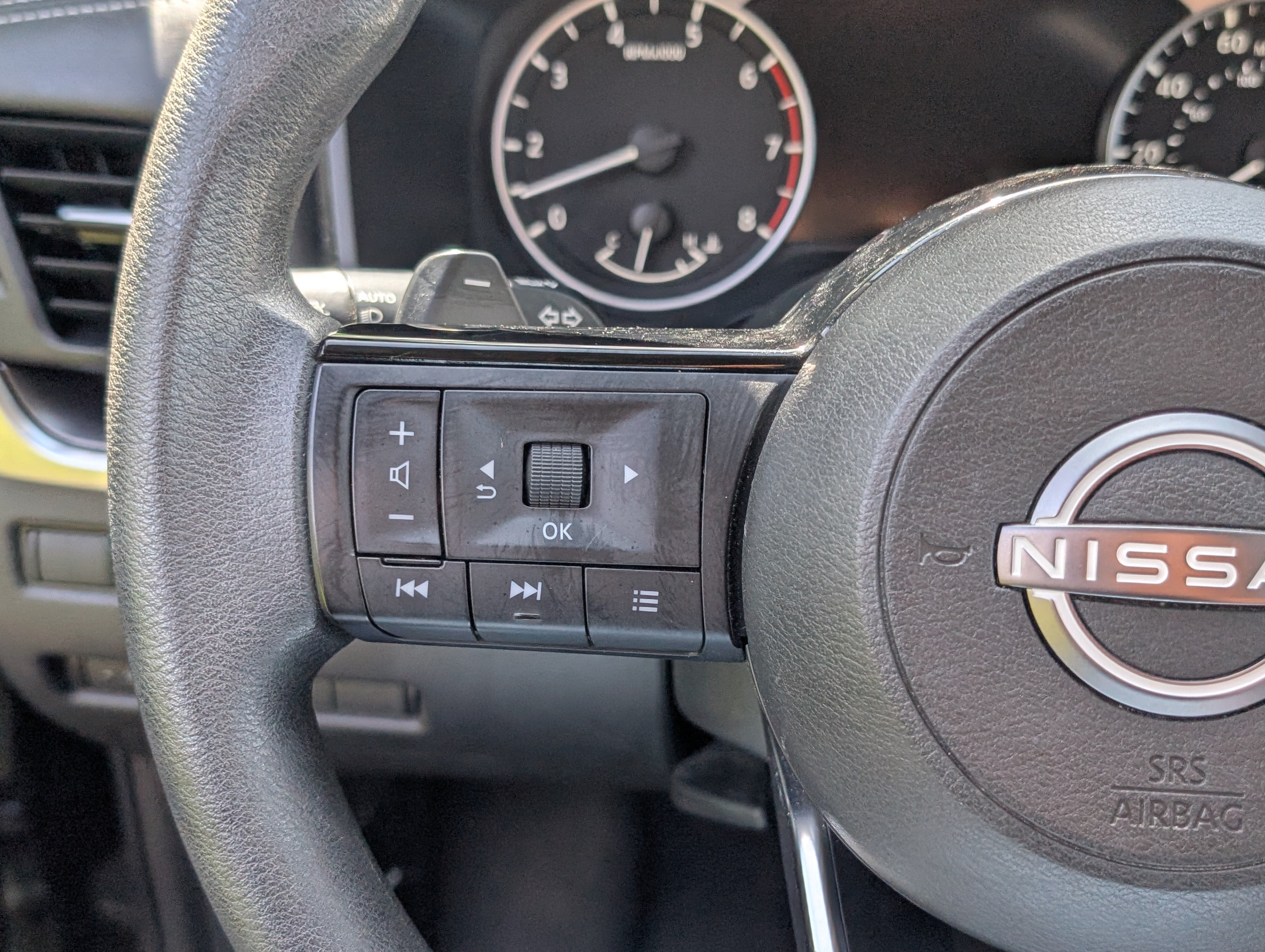 2023 Nissan Rogue SV FWD